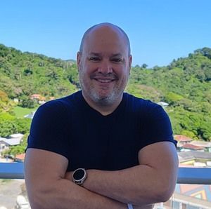 Meet your Posher, Adam